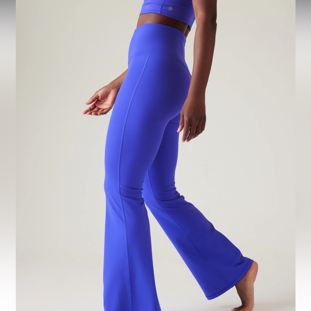 🧡 Athleta Matching Set Elation Flare Pant Ultimate Ease Bra A-C Lazurite Blue - Picture 9 of 9